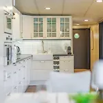 Ocarujuci Houseboat Na Dunaji *