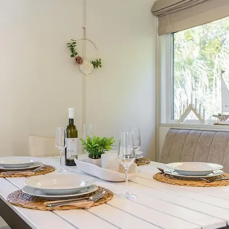 別荘 Ocarujuci Houseboat Na Dunaji