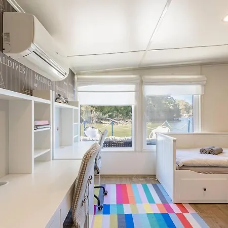 Ocarujuci Houseboat Na Dunaji Ferienhaus