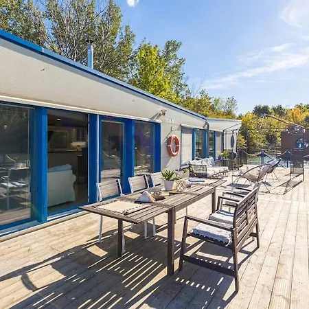 Ocarujuci Houseboat Na Dunaji Ferienhaus