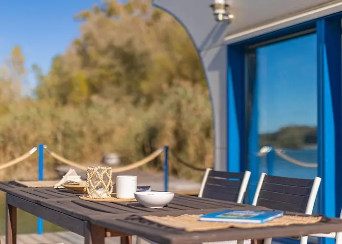 Сasa de vacaciones Očarujúci Houseboat Na Dunaji *