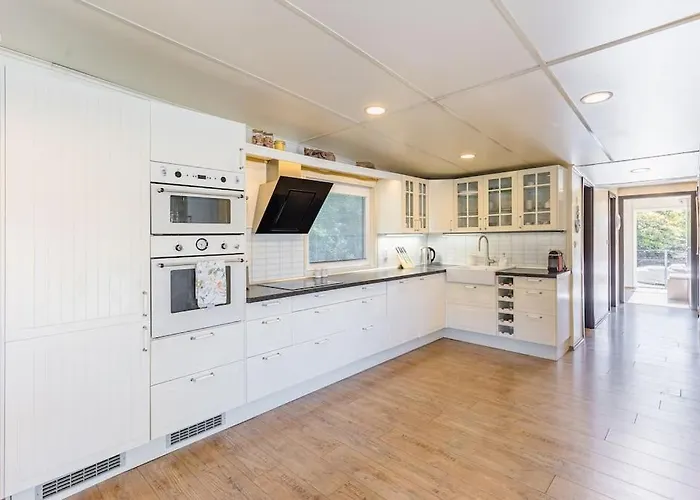 Dovolenkový dom Ocarujuci Houseboat Na Dunaji *