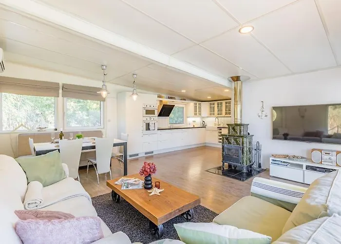 Dovolenkový dom Ocarujuci Houseboat Na Dunaji