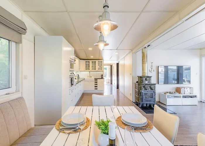 Očarujúci Houseboat Na Dunaji Сasa de vacaciones