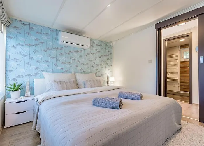 Očarujúci Houseboat Na Dunaji * Bratislava