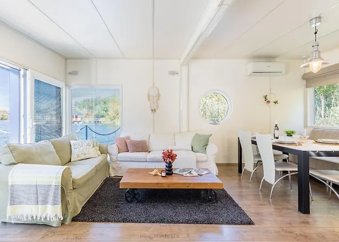 Očarujúci Houseboat Na Dunaji Сasa de vacaciones