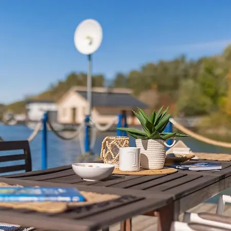 Ocarujuci Houseboat Na Dunaji Ferienhaus