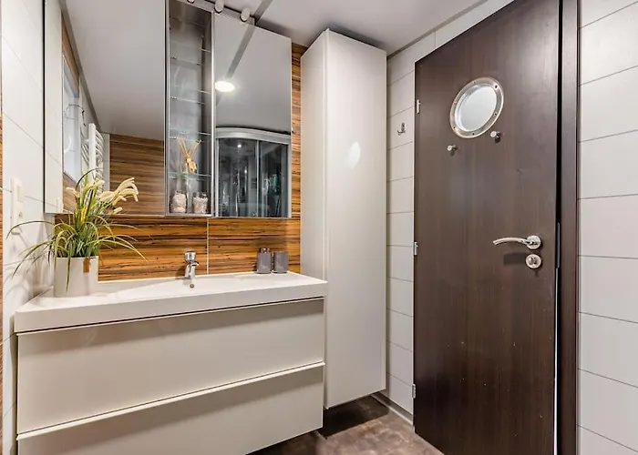 Hébergement de vacances Ocarujuci Houseboat Na Dunaji *