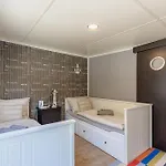 Ocarujuci Houseboat Na Dunaji