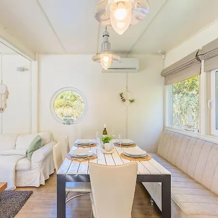 Ocarujuci Houseboat Na Dunaji 布拉迪斯拉发