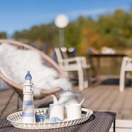 Nyaraló Ocarujuci Houseboat Na Dunaji Pozsony