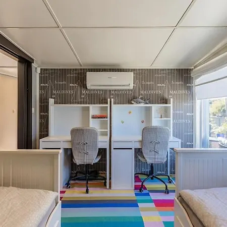 Ocarujuci Houseboat Na Dunaji Holiday home *