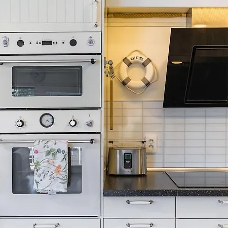 Nyaraló Ocarujuci Houseboat Na Dunaji Pozsony