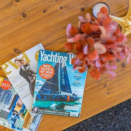 Ocarujuci Houseboat Na Dunaji * Pozsony